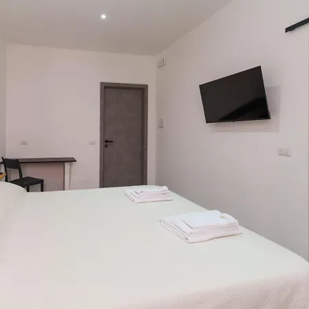 Cavour 3* Macerata